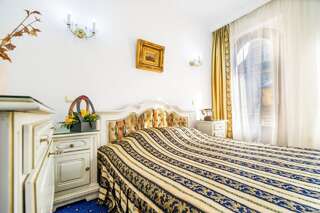 Отель Hotel Carpati Imparatul Romanilor Бухарест Улучшенный люкс-2