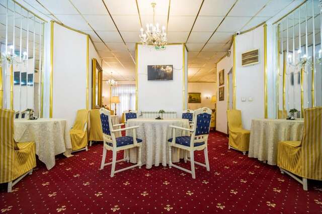 Отель Hotel Carpati Imparatul Romanilor Бухарест-17
