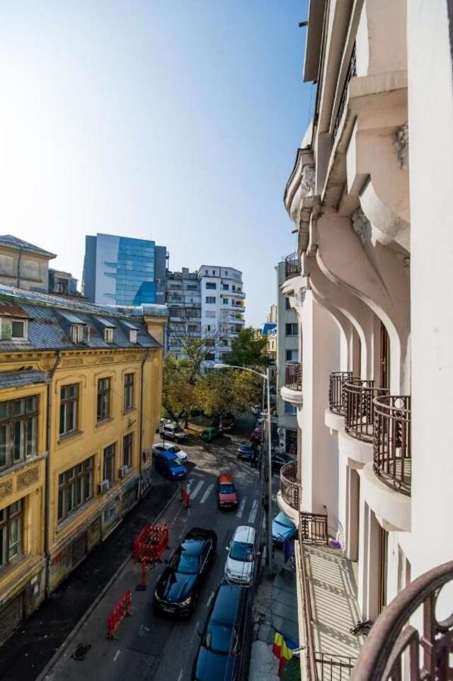Отель Hotel Carpati Imparatul Romanilor Бухарест-19